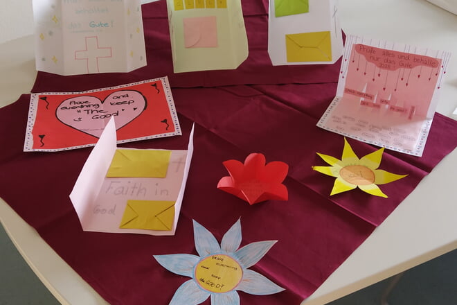 Herzliche Einladung zur Ausstellung "Jahreslosung 2025" in der Stadtkirche Ludwigsburg und Bietigheim      Anmeldung über das Schuldekanat Ludwigsburg 
